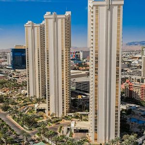 Stripviewsuites At Signature